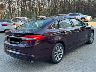 Ford Fusion foto 5