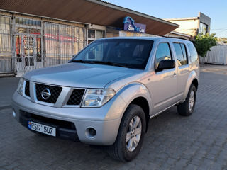 Nissan Pathfinder foto 8