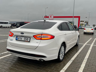 Ford Fusion foto 3