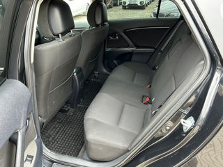 Toyota Avensis foto 17