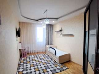 Apartament cu 4 camere, 138 m², Botanica, Chișinău foto 8