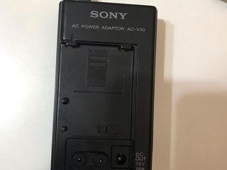 Продам зарядку Sony и батарейки foto 2