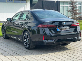 BMW 5 Series foto 3