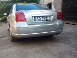 Toyota Avensis foto 5