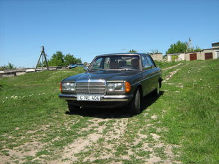 Mercedes Series (W123) foto 3