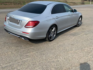 Mercedes E-Class foto 2