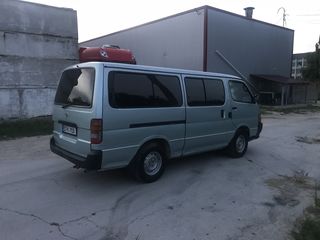 Toyota Hiace foto 1