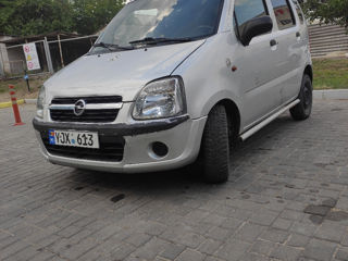 Opel Agila foto 2