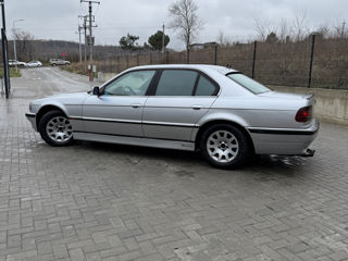 BMW 7 Series foto 3