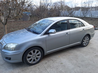 Toyota Avensis foto 1