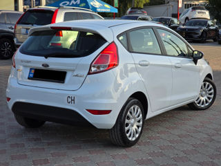 Ford Fiesta foto 3