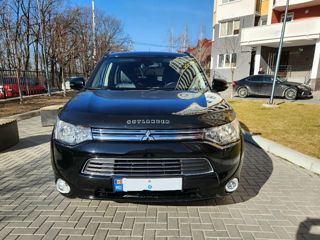 Mitsubishi Outlander foto 3