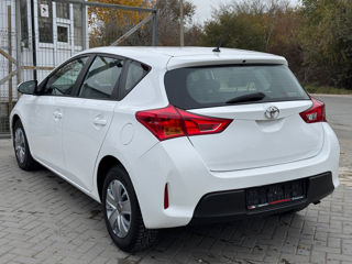 Toyota Auris foto 4