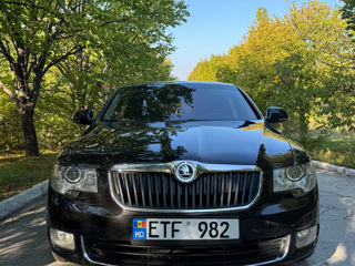 Skoda Superb foto 1