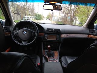 BMW 5 Series foto 2