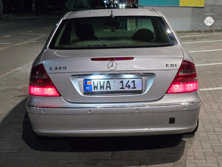 Mercedes E-Class foto 2