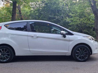 Ford Fiesta foto 3