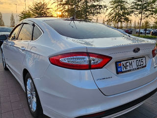 Ford Fusion foto 9