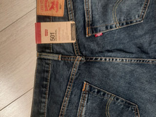 джинсы фирмы Levis