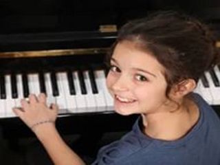 Преподователь консерватории обучает школы игры на фортепиано сольфеджио и вокал foto 1