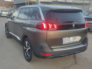 Peugeot 5008 foto 4