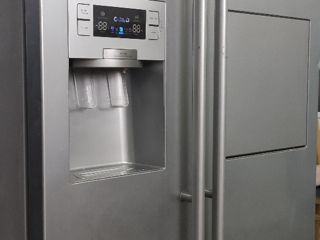 Холодильник samsung с лёдогенератором.