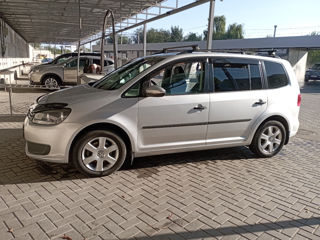 Volkswagen Touran foto 3