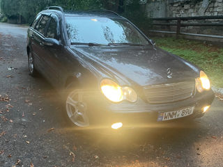 Mercedes C-Class foto 8