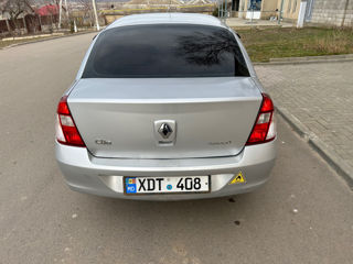 Renault Clio Symbol foto 2