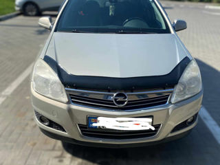 Opel Astra foto 1