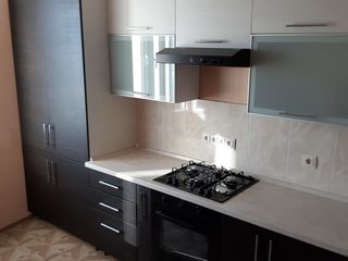 Apartament cu 2 camere, 57 m², Buiucani, Chișinău foto 2