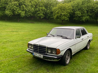 Mercedes Series (W123), 1981 г.