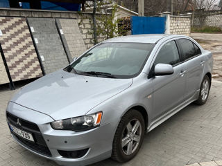 Mitsubishi Lancer foto 2