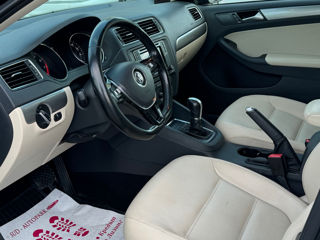 Volkswagen Jetta foto 9