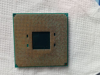 AMD Ryzen 3 3200G (БУ. без коробки) фото 1