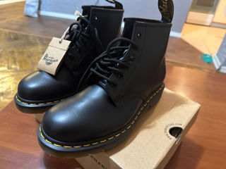 Vând Dr Martens 101 6 Eye Boots noi, originali, piele naturala foto 4