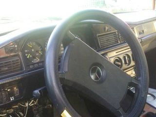 Mercedes 190 foto 3