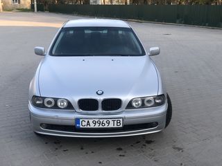 BMW 5 Series foto 5