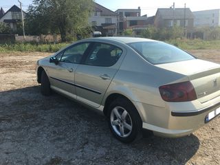 Peugeot 407 foto 1