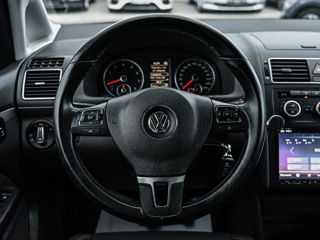 Volkswagen Touran foto 11