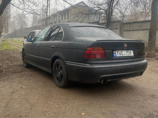 BMW 5 Series foto 4