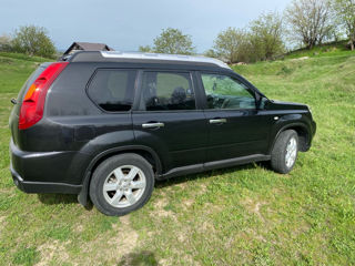 Nissan X-Trail foto 2