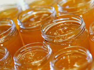 Vind miere de albine 100% naturală producție proprie