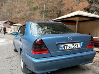 Mercedes C-Class foto 4