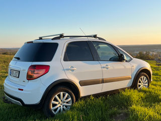 Suzuki SX4 foto 2