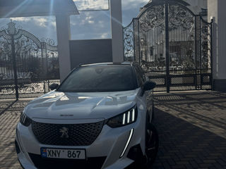 Peugeot e2008