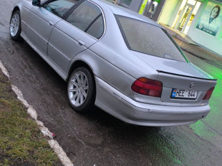 BMW 5 Series foto 4