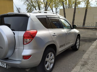 Toyota Rav 4 foto 4