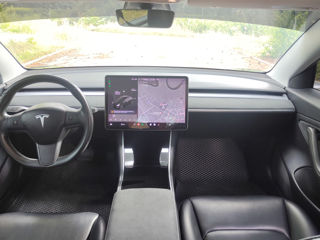 Tesla Model 3 foto 5