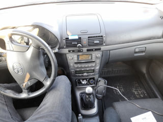 Toyota Avensis foto 5